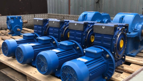 Редукторы Ч-100, РЦД-350, NMRV-110 отправлены 